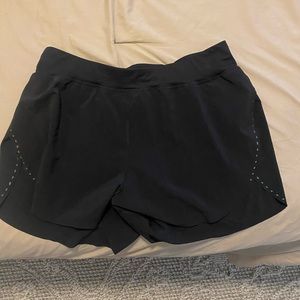 Lululemon find your pace shorts